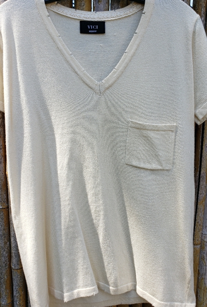 Cream/Ivory jersey knit v neck